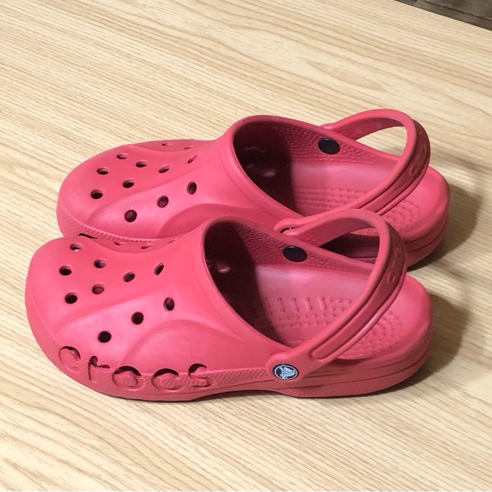 Crocs Comfort Red Clogs Breathable Water Resistant Unisex Men Size 8.